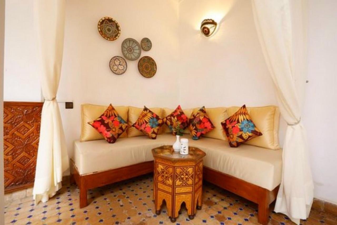 Riad Afla Views 伊姆利尔 外观 照片